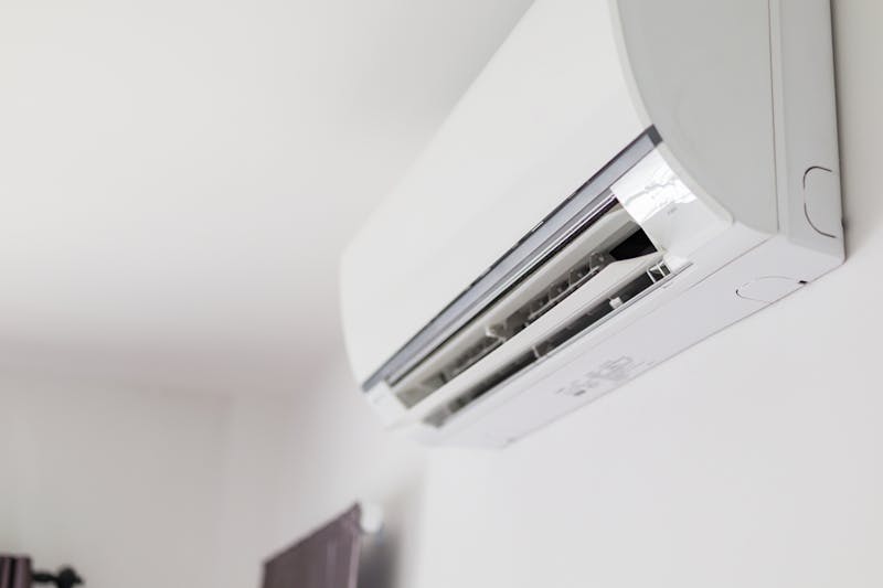 Split unit airco aan muur