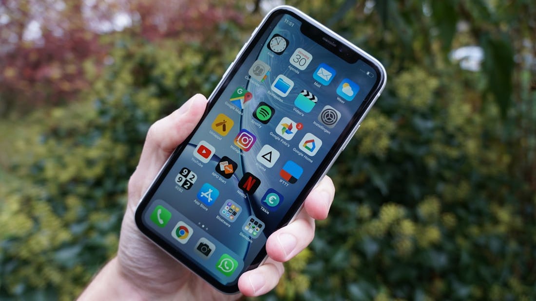 iPhone XR - Tussen wal en schip