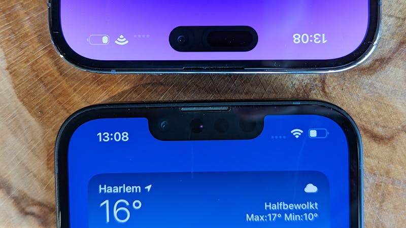 De notch van de iPhone 14 en het camera-eiland van de iPhone 14 Pro Max.