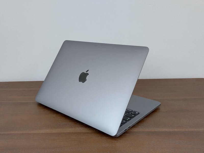 Apple MacBook Pro 13 inch 2022.