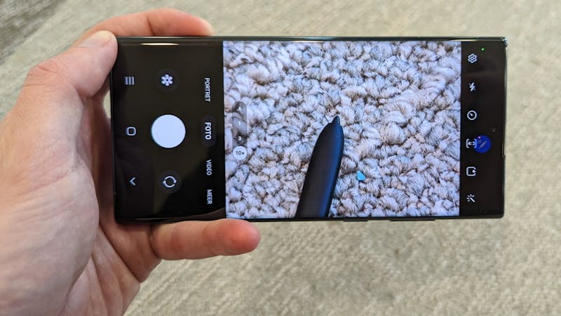 De camera van de Samsung Galaxy S22 Ultra kan behoorlijk ver inzoomen.