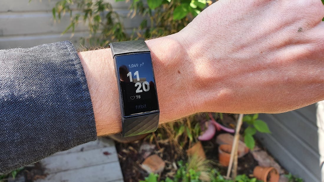 Fitbit Charge 4 - Op eigen benen