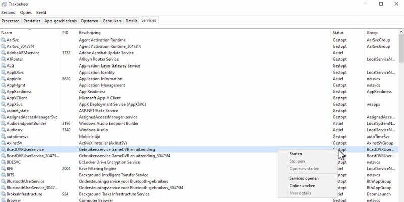 Ook services zijn te stoppen (rechter muisknop!), maar zorg dat je dan wel heel precies weet wat je doet!