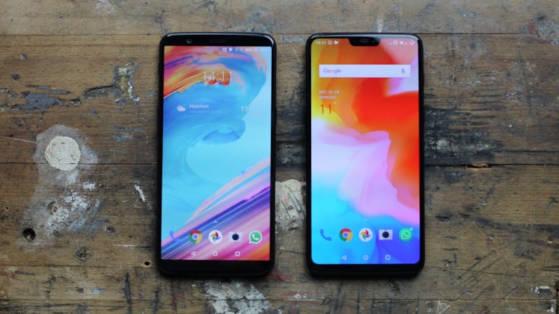 Het formaat van de OnePlus 6 is ongeveer gelijk aan de OnePlus 5T (links).