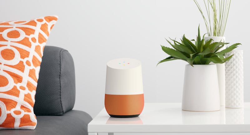 04 Google Home is gebruiksvriendelijk, maar het blijft wachten op een Nederlandse release.