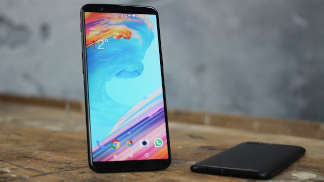 OnePlus 5T - Wel het grote scherm, niet op grote voet