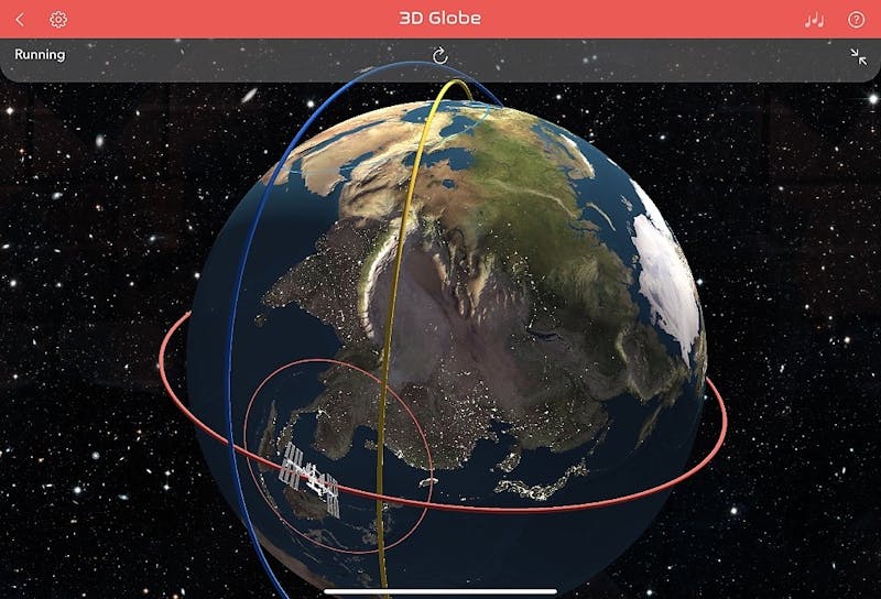 Een uitgebreide weergave met onder meer een live-weergave van het ISS (rode baan).