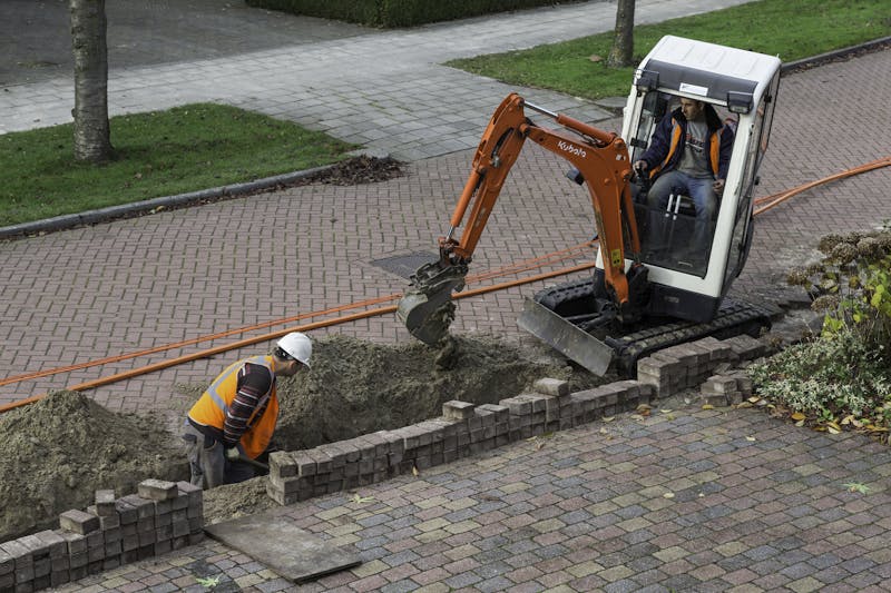 Uit concurrentieoverwegingen gaan sommige straten twee keer open om glasvezel aan te leggen.