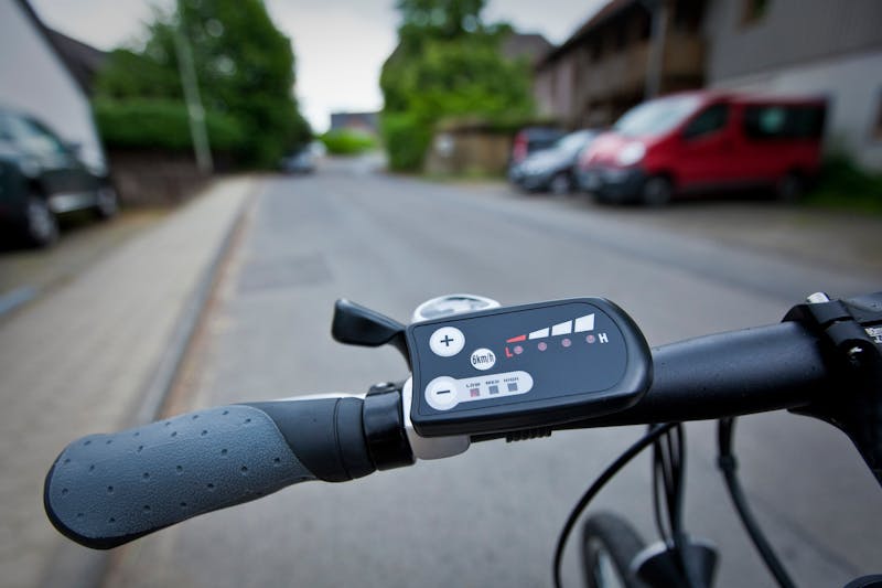 De ondersteuning van een e-bike instellen