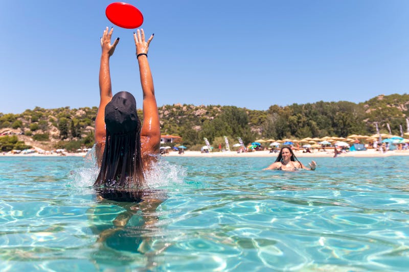 Spelen met een frisbee