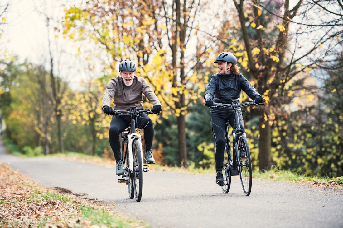 Acht e-biketips voor fietsers op leeftijd