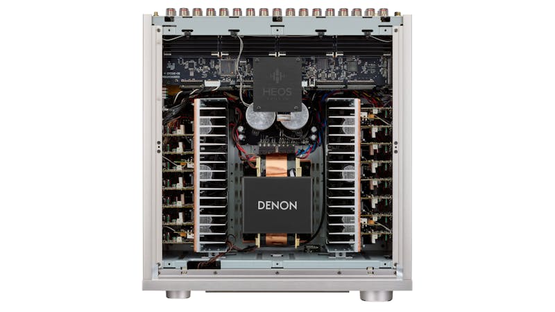 De binnenkant van een Denon AVC-A1H.