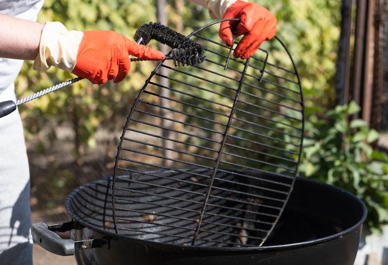 Barbecue rooster schoonmaken