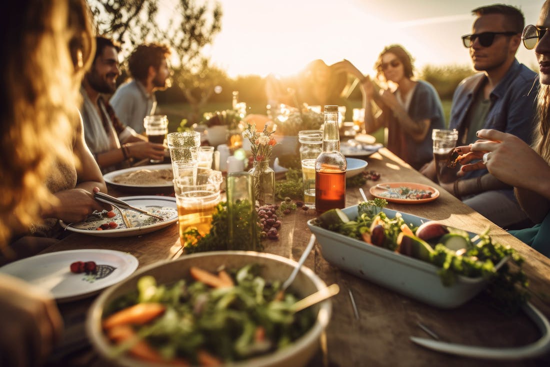 Proef de zomer: dit zijn de leukste manieren om gezellig buiten te eten