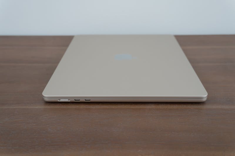 MacBook Air M2 15 inch.