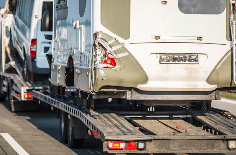 Camper met schade aan de achterkant