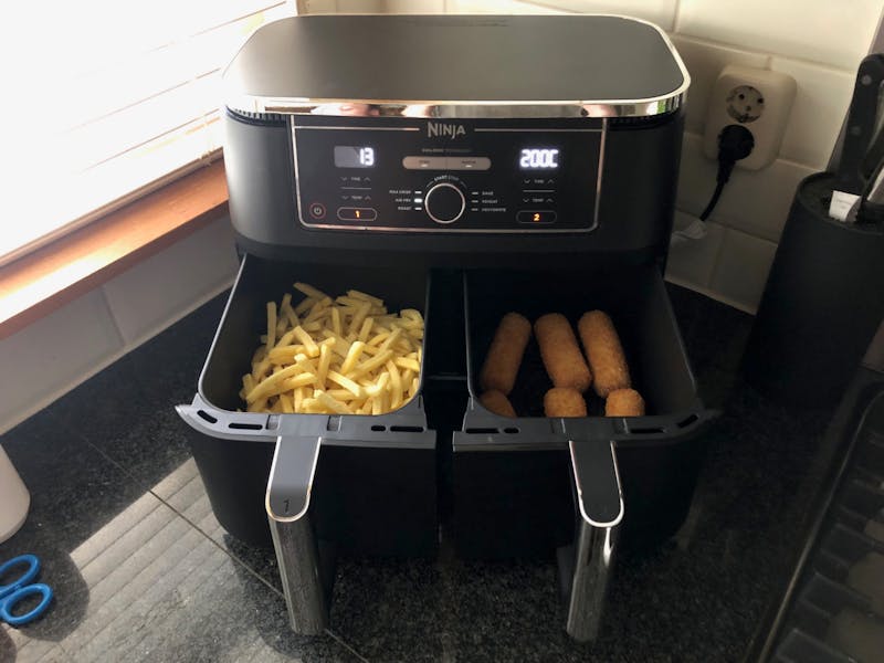 Friet en snacks in een airfryer