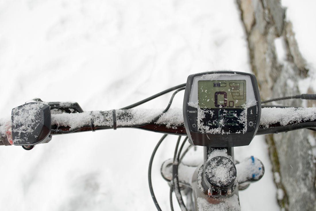 Zo haal je ook 's winters genoeg bereik uit je fietsaccu