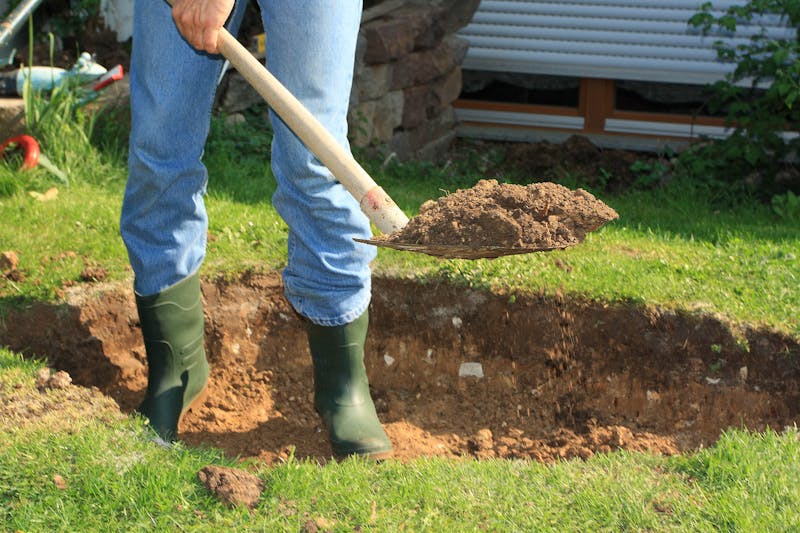 Gat graven in de tuin