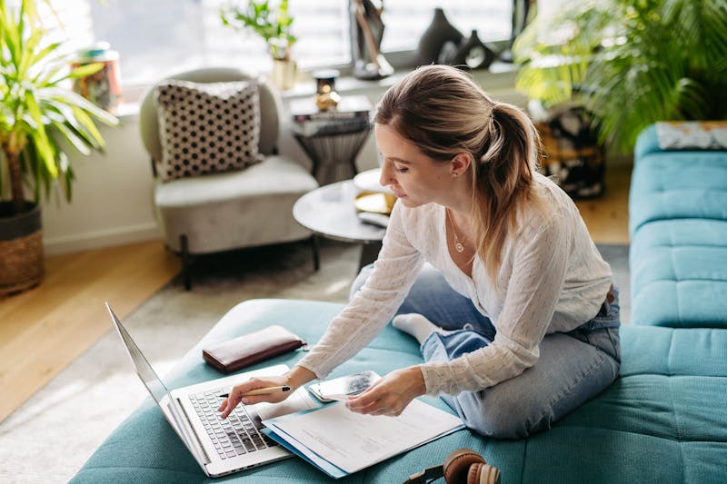 Partnerbijdrage Bitdefender met laptop en smartphone