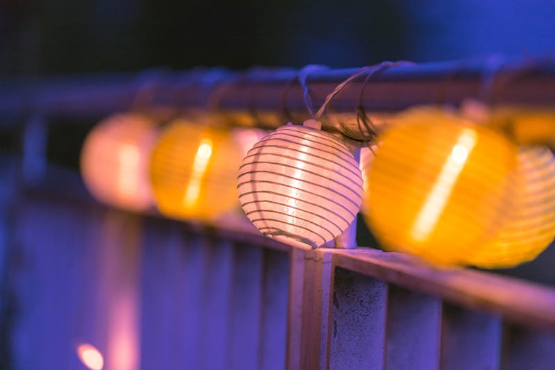 Lampionnen in de tuin