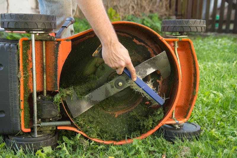 Grasmaaier schoonmaken