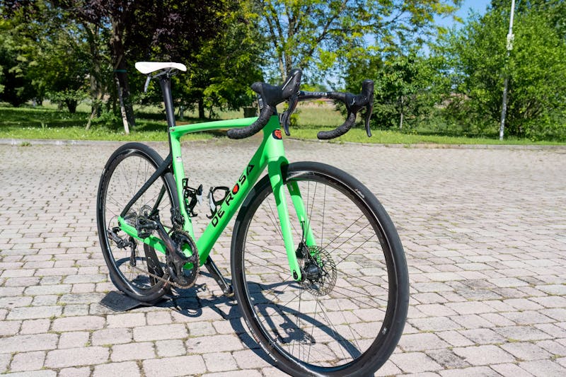 Racefiets met een carbon frame