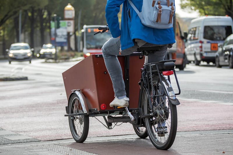 Een bakfiets met drie wielen: stabieler, maar wel zwaarder.