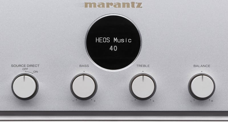 Knoppen aan de voorkant van een Marantz Model 40n