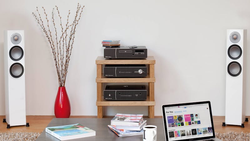 Monitor Audio Silver-speakers in een woonkamer.