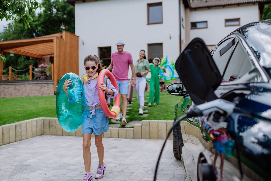 Op vakantie met je elektrische auto: dit kost opladen in Europa