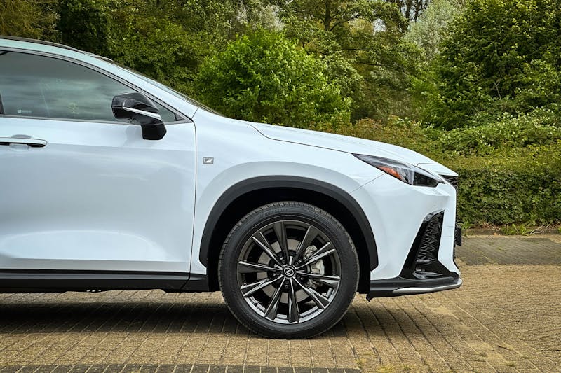 Lexus NX450h+