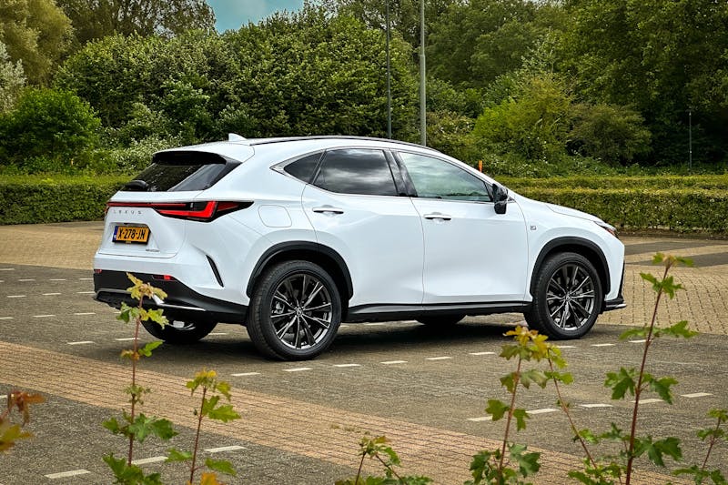 Lexus NX450h+