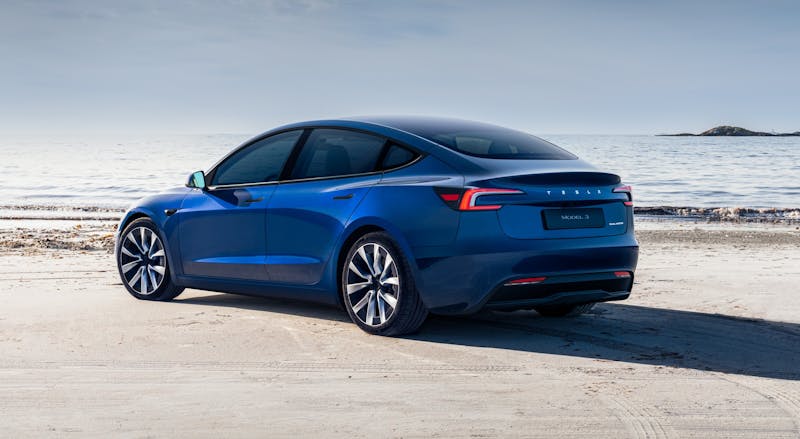 Blauwe Tesla Model 3