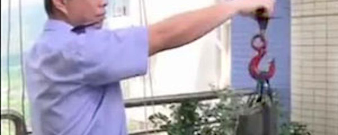 iPads smokkelen via kabelbaan