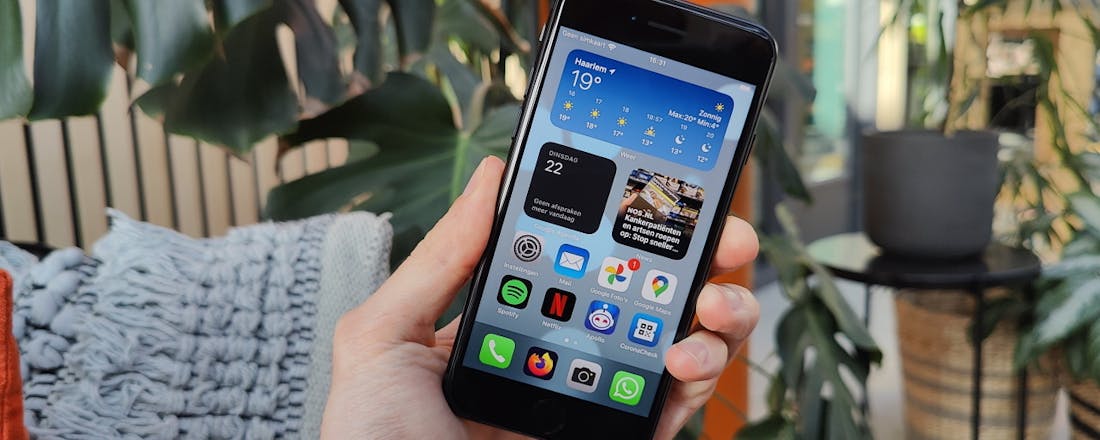 Apple iPhone SE (2022) - Lada met V12-motor