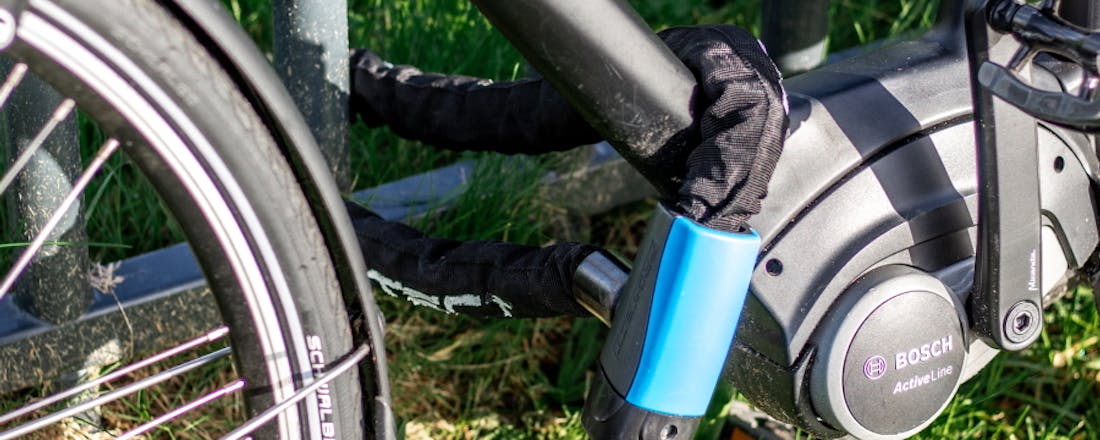 fiets-op-slot.jpg Zo wordt je elektrische fiets niet gestolen