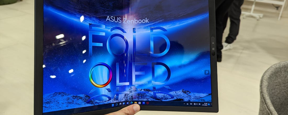 Vouwbare schermen verschijnen op laptops