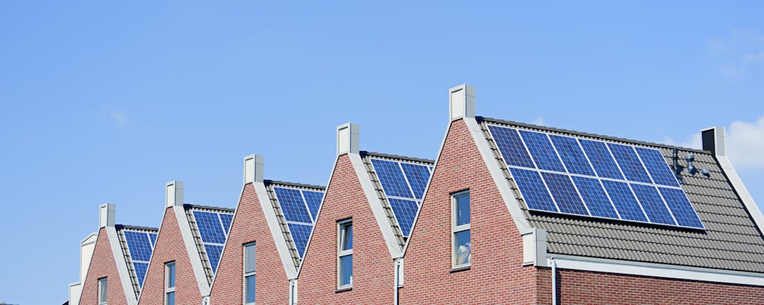 Zonnepanelen op dak Energietarieven vergelijken wordt steeds lastiger door oerwoud aan extra kosten