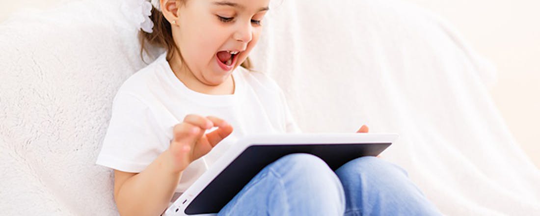 tablet-kind.jpg Websites blokkeren: Zo scherm je sites af voor je kinderen