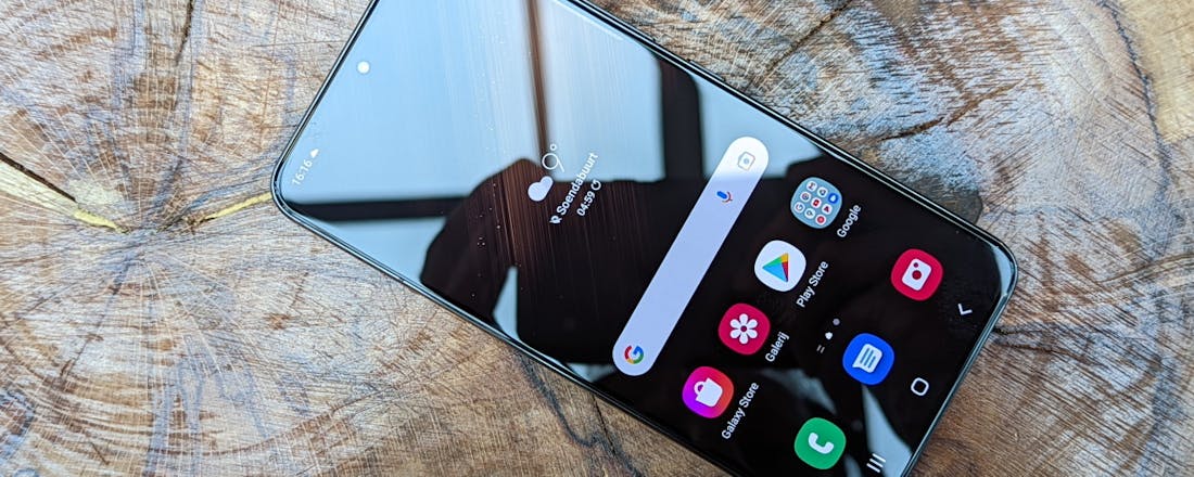 samsunggalaxys22.jpg Zo zet je alle apps automatisch in de nachtmodus op je smartphone