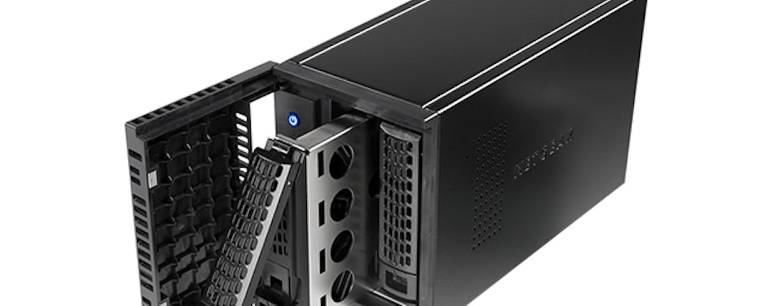 2baynas.jpg Gratis je eigen NAS met TrueNAS CORE (deel 1)