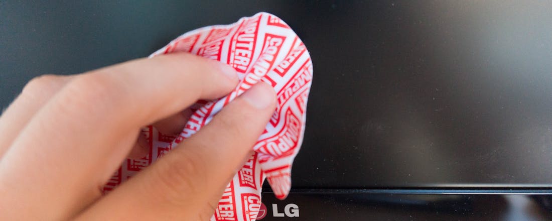 computertotaal_41083_u7po2nszedcx1i84.jpg Zo kun je het beste je beeldscherm schoonmaken