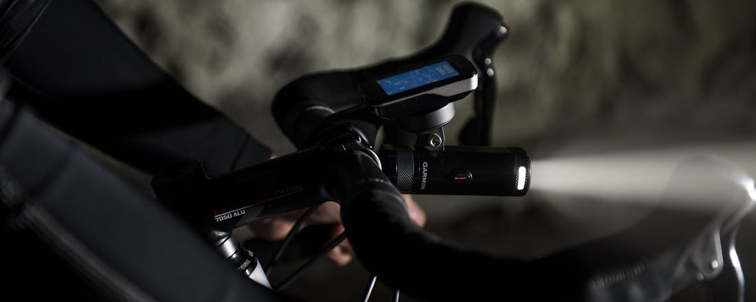 garmin_varia_ut800_onderedge.jpg Garmin Varia UT800 en RTL515 - Slimme verlichting voor de fiets