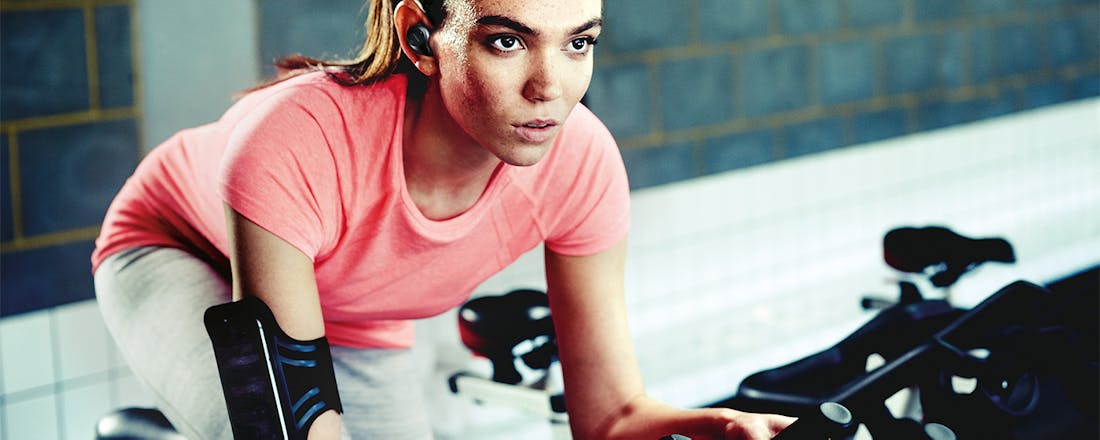 elite-sport-female-spin.jpg 10 sportieve in-ears getest