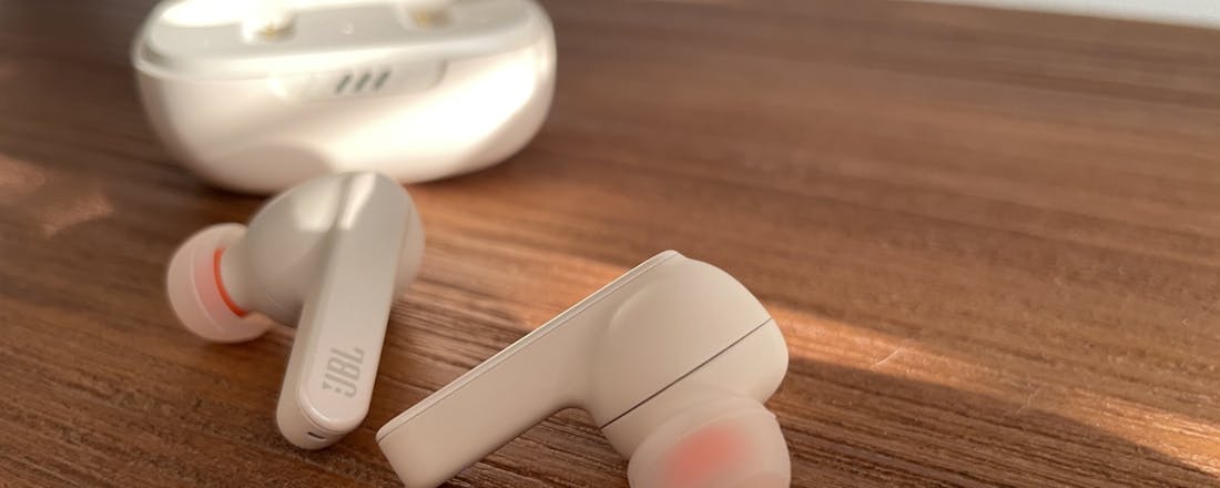 jbl-live-pro-3_1jhtIs9.jpg JBL Live Pro+ TWS - Oortjes zoeken verbinding