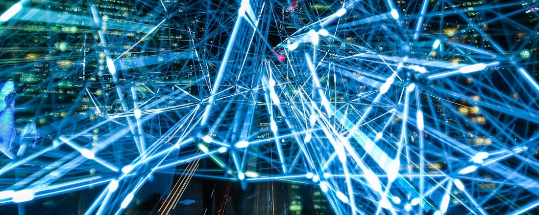 abstract-ai-art-373543.jpg Benader je thuisnetwerk vanaf internet