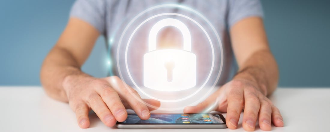 man smartphone biometrie digitaal slot vergrendel Smartphone beveiligen doe je zo maximaal