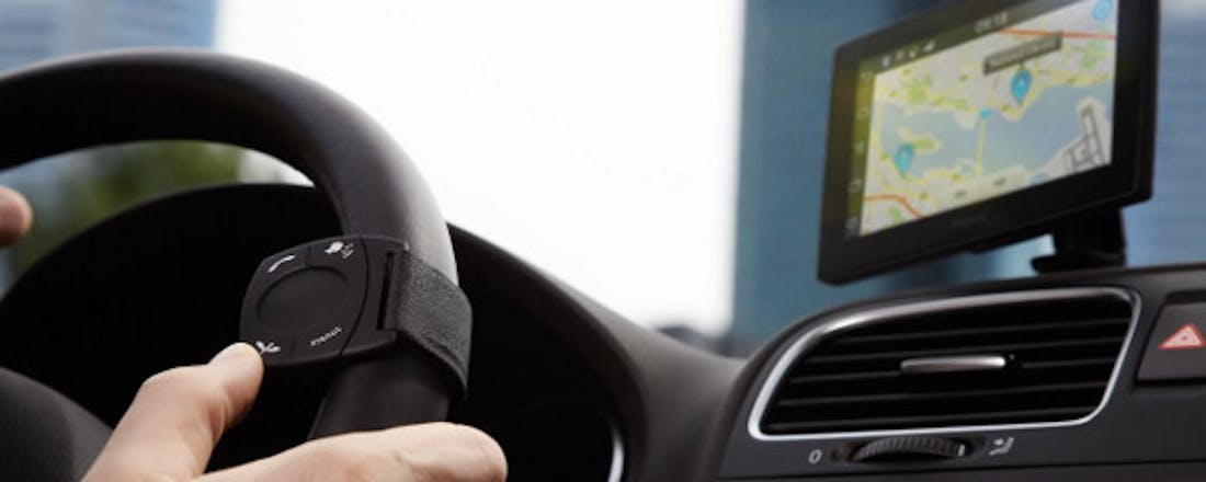 computertotaal_23604_c73vj5t209icw30g.jpg Parrot Asteroid Tablet - Brengt multimedia naar je auto