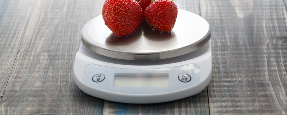 keukenweegschaal met aardbeien Digitale keukenweegschalen: dit wil je weten